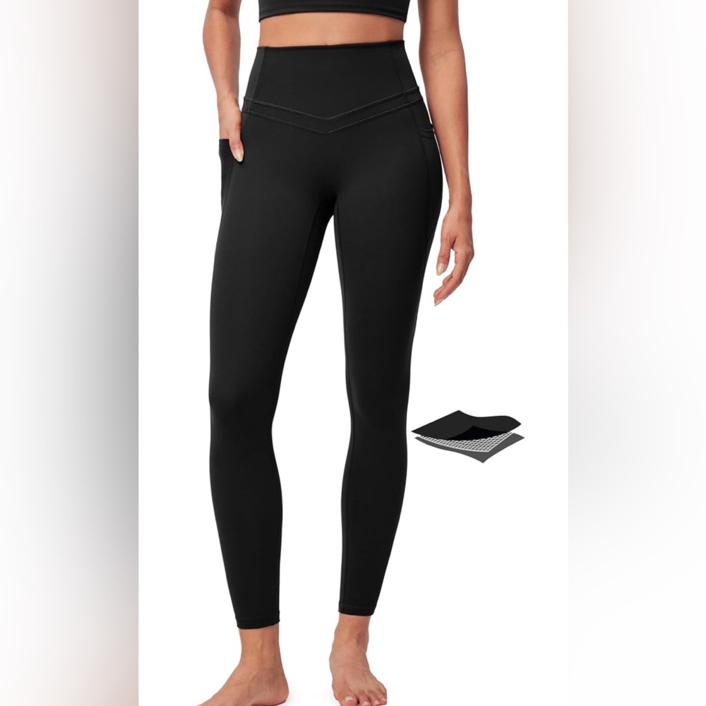 High-Waist Black Performance Leggings with Side Pocket